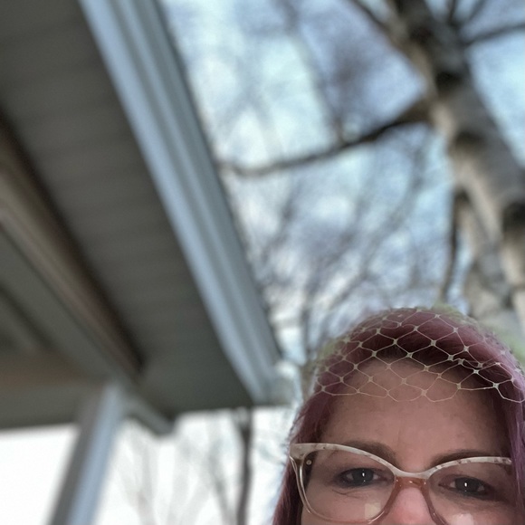 Meet your Posher, Alison - Picture 3 of 4